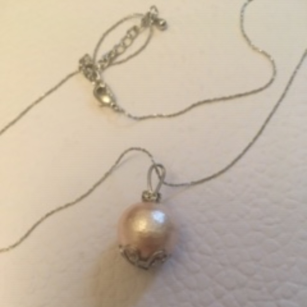NEW: cotton pearl necklace with crystal